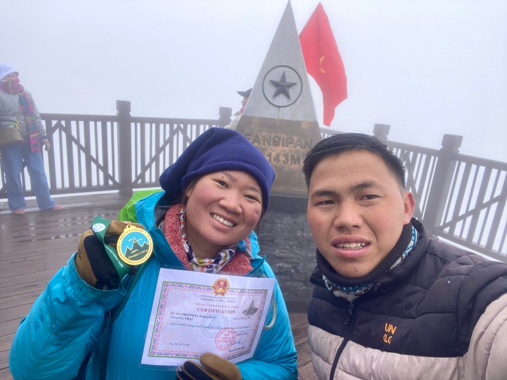 🏔️ วันที่ 2 วันขึ้นยอด Mt Fansipan หนาว ลมแรง และขึ้นไปไม่เห็นอะไรเลย มีแต่หมอก&nbsp;😂