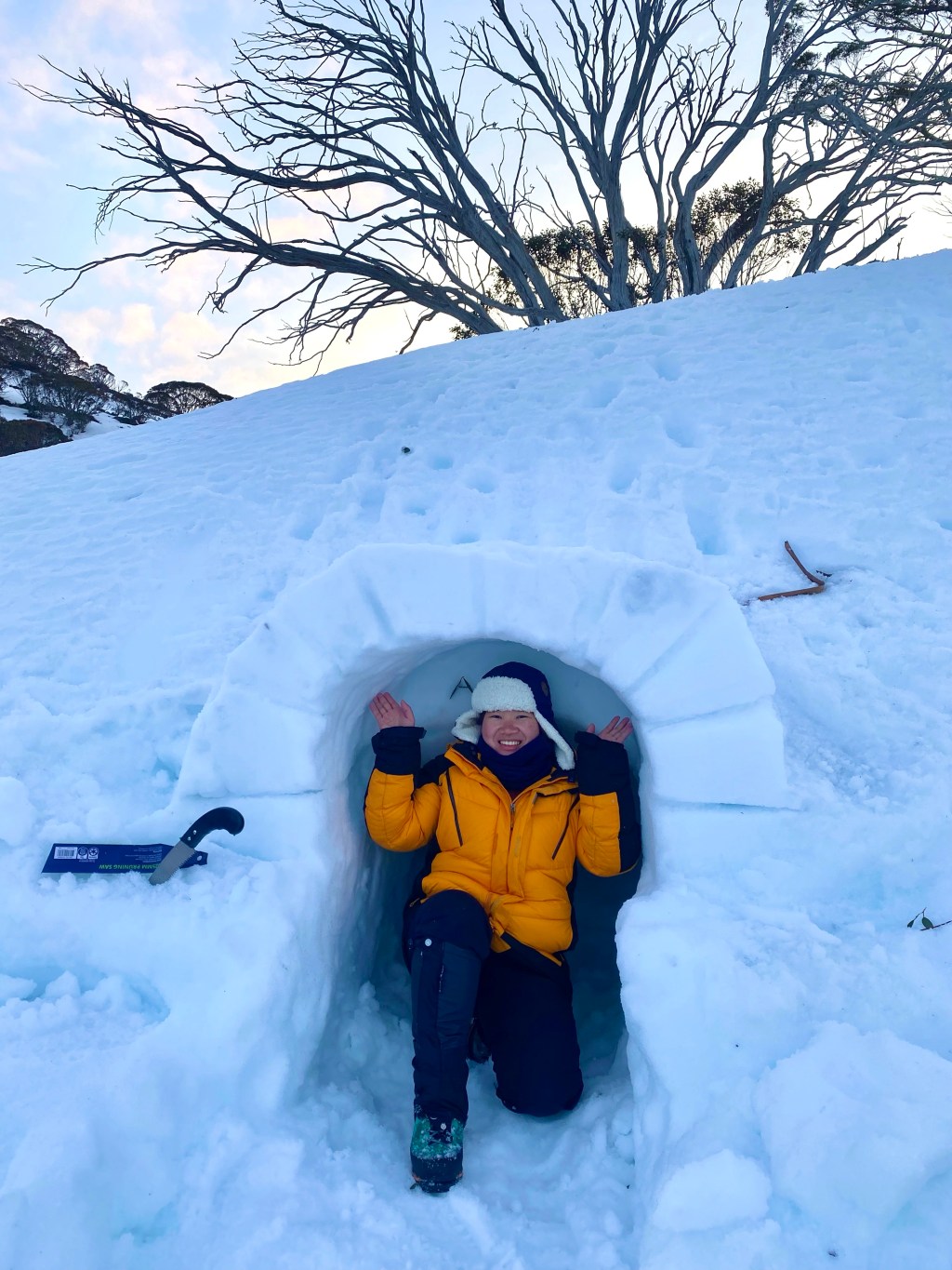 ☃️ ทำไมเราต้องทำ Snow Shelter ใน Winter Survival ด้วย ? นอนได้จริงหรอ ? ขุดเองจริงหรอ ?&nbsp;❄️